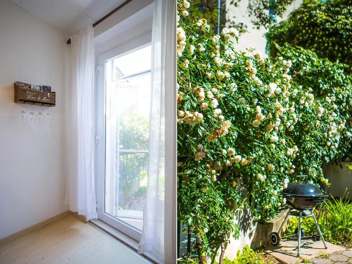 Apartment Lemon Tree Split